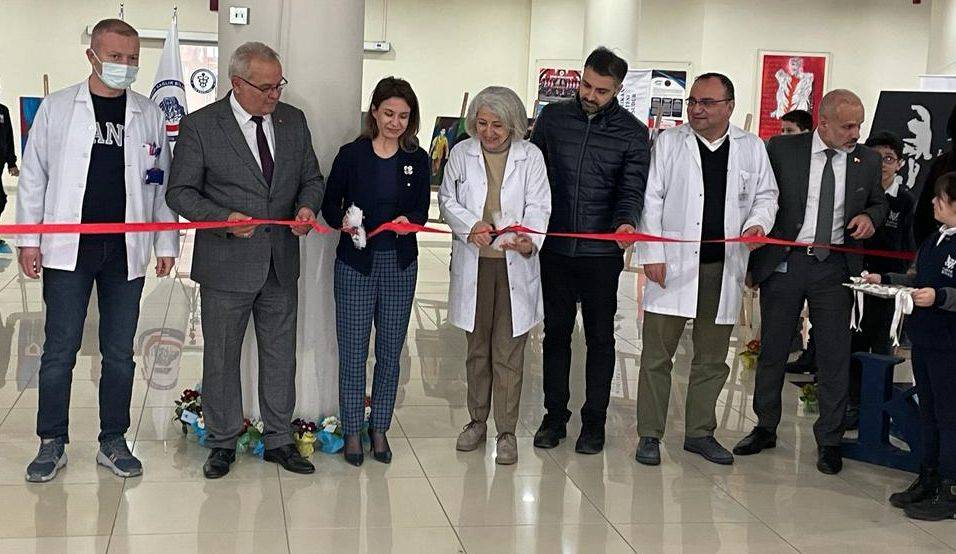 14 Mart Tıp Bayramına Özel 14 Resim Afsü’de Sergilendi