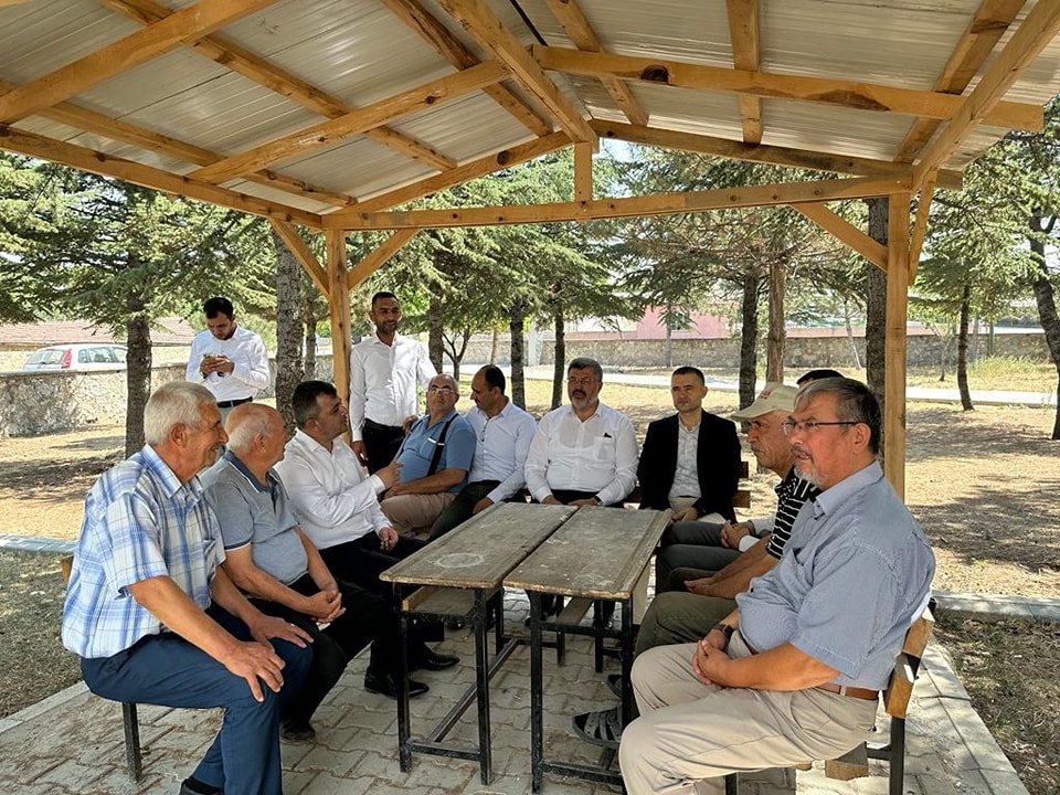 Yetkililer, Aydın Camii'nde cuma namazı kıldı ve hafızlık kursunu ziyaret etti.