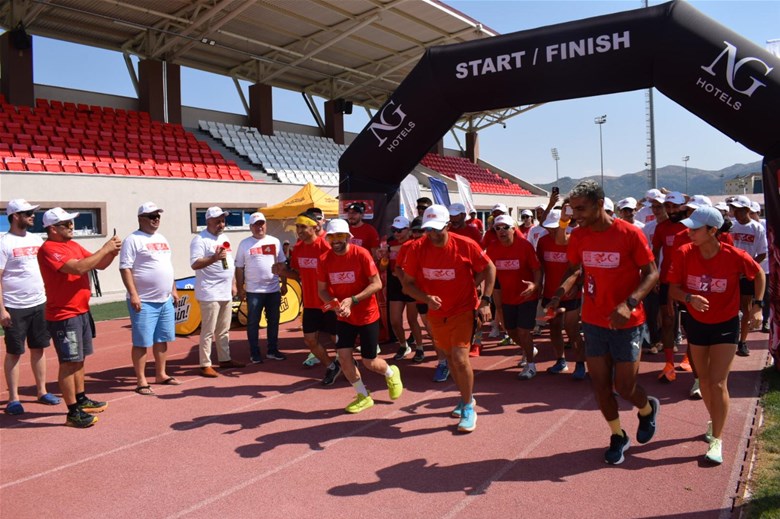 NEF Vakfı, Büyük Taarruz anısına 100 kilometrelik Zafer Ultra Maraton düzenledi