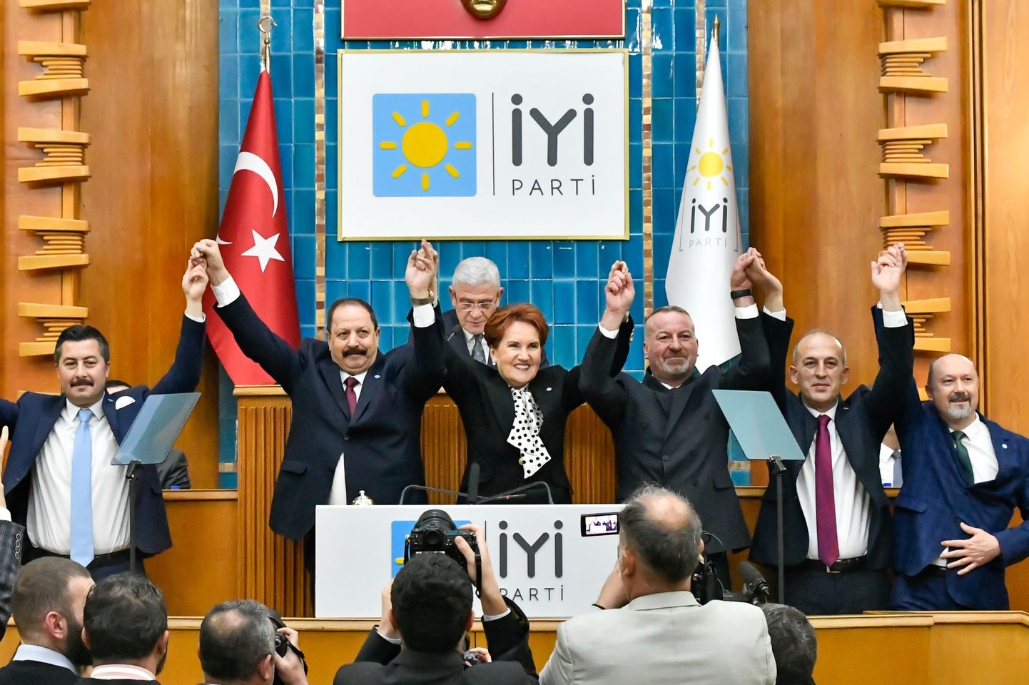 İYİ Parti Afyonkarahisar Milletvekili Hakan Şeref Olgun, İYİ Parti belediyecilik anlayışını yaygınlaştırmak için aday tanıtımını gerçekleştirdi.