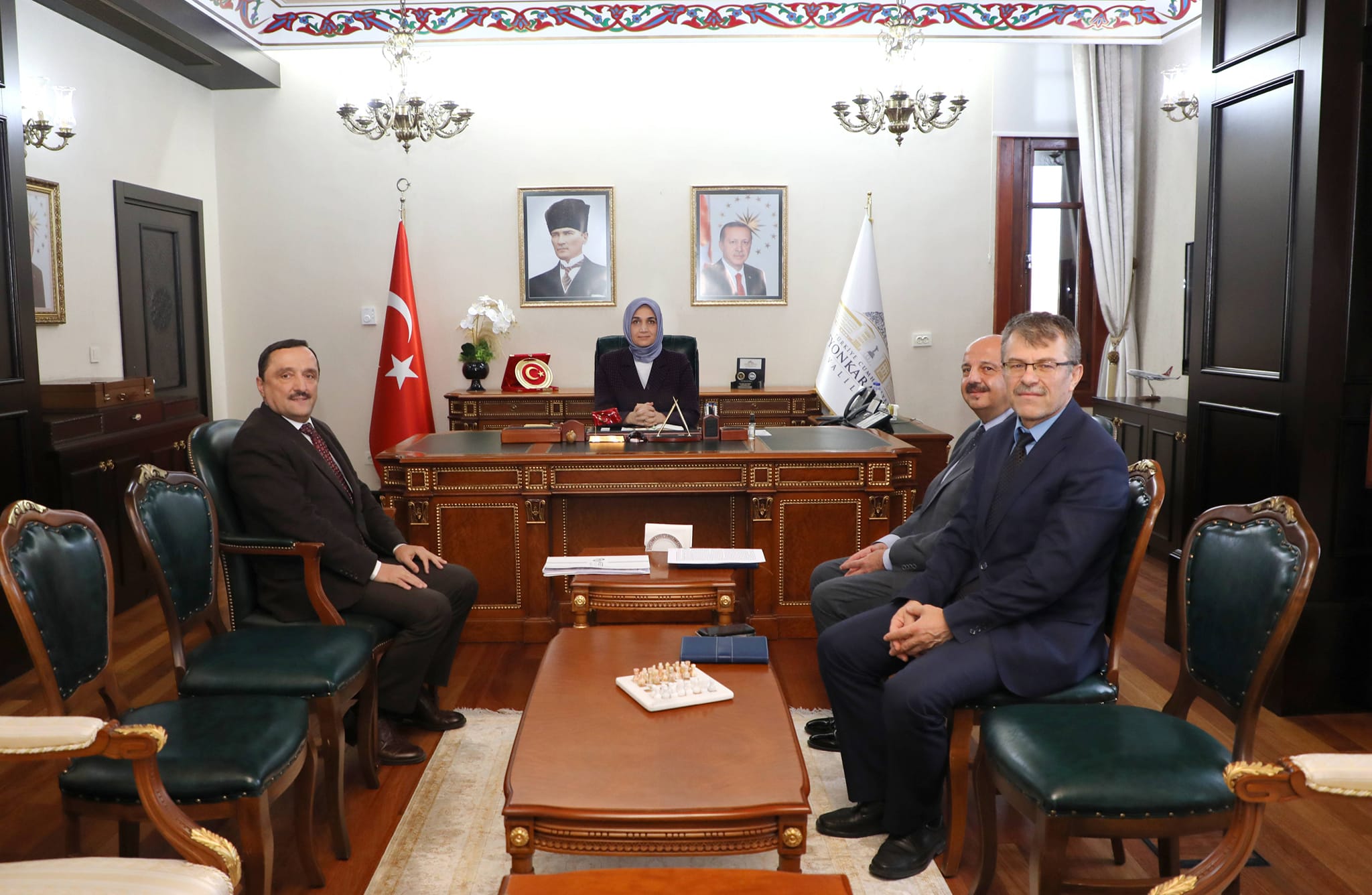 Afyonkarahisar Valisi Kübra Güran Yiğitbaşı, bölgenin gelişimi ve hizmet kalitesi için önemli görüşmeler gerçekleştirdi.