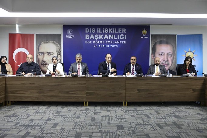 AK Parti İl Başkan Yardımcısı Onur Çelik, İzmir'e yaptığı ziyarette dış ilişkiler konularını değerlendirdi.