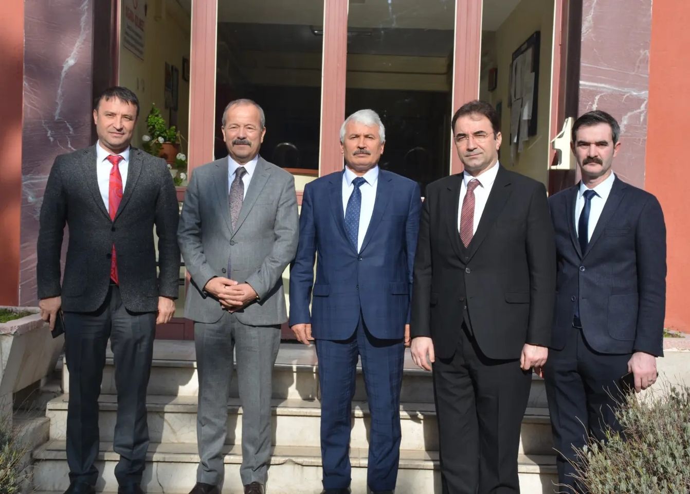 Mehmet Taytak ve MHP heyeti Afyonkarahisar'da ziyaretler gerçekleştirdi.