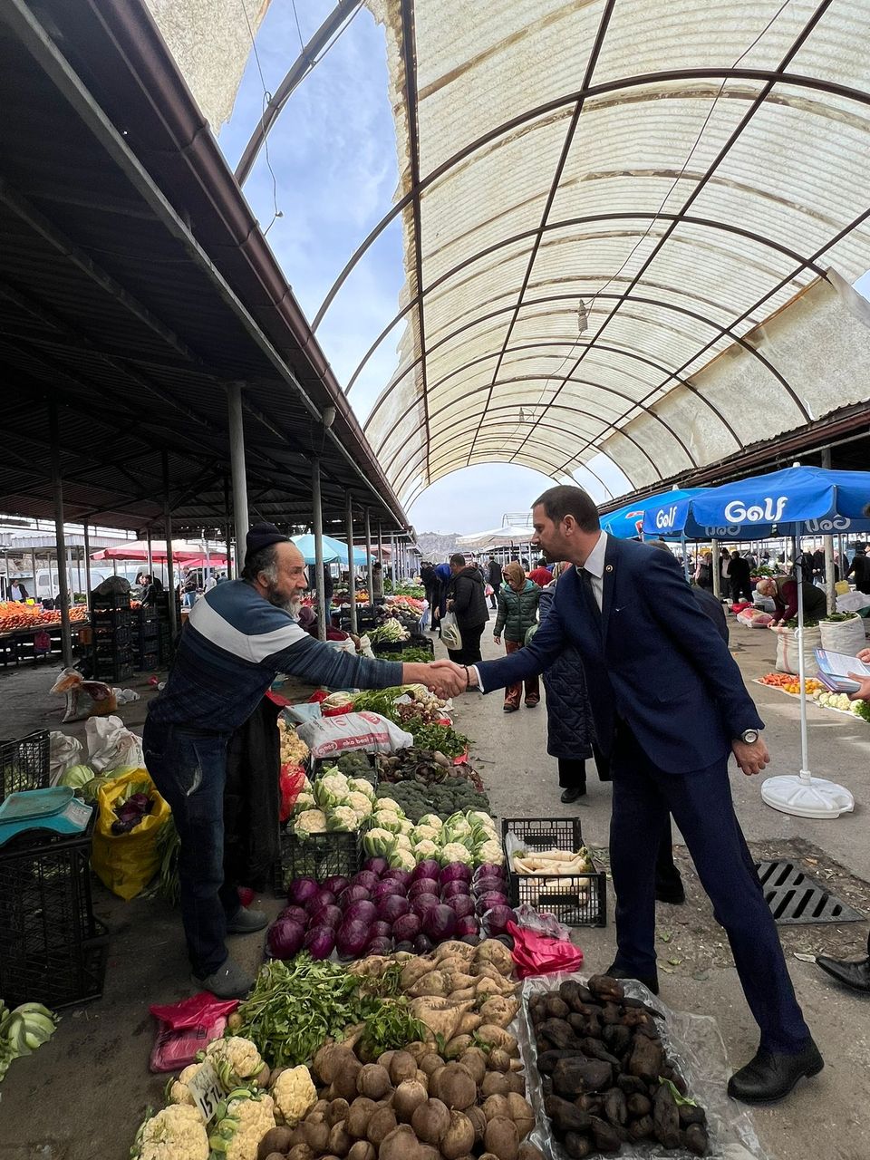 Afyonkarahisar'da Belediye Başkan Adayları Pazar Esnafıyla İç İçe