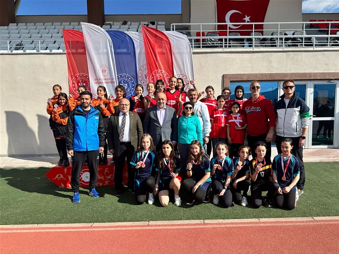 Okul Sporları Küçükler Atletizm Müsabakaları Sonuçlandı