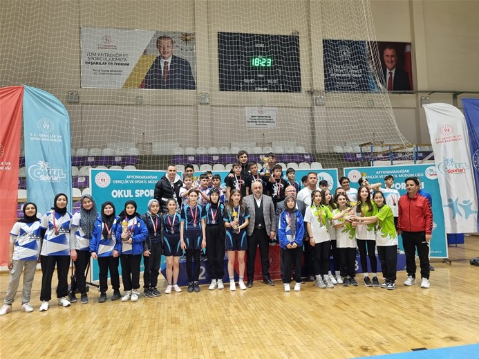 Afyonkarahisar'da düzenlenen Okul Sporları Badminton İl Birinciliği Sonuçlandı