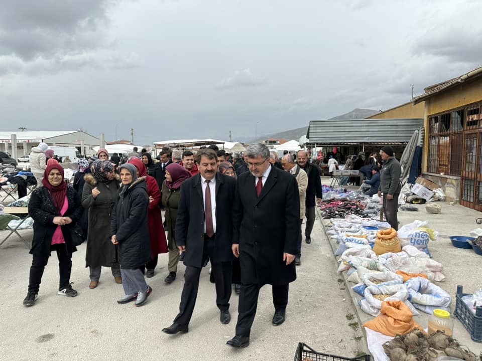 AK Parti Adayı Nihat Sarı, Dinar'da Yoğun Kampanya Yürütüyor