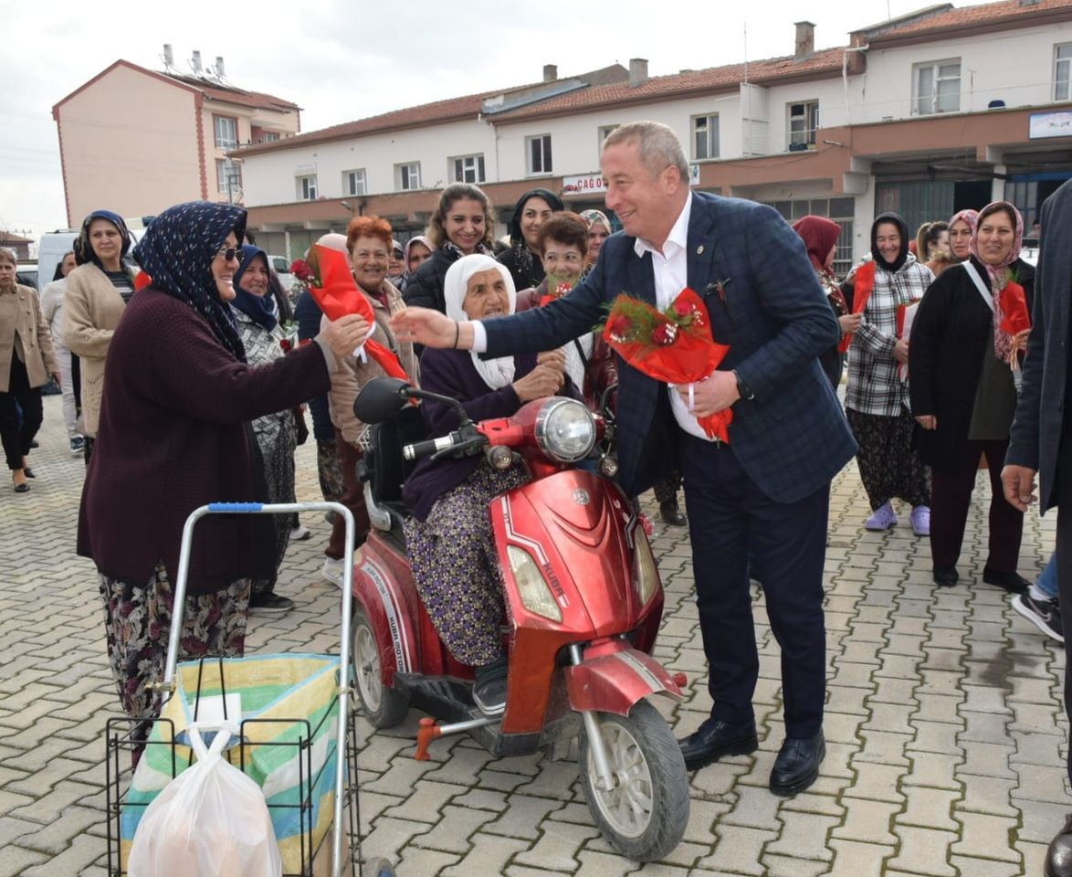 İyi Parti, Sultandağı-Dereçine beldesinde halkla buluştu.