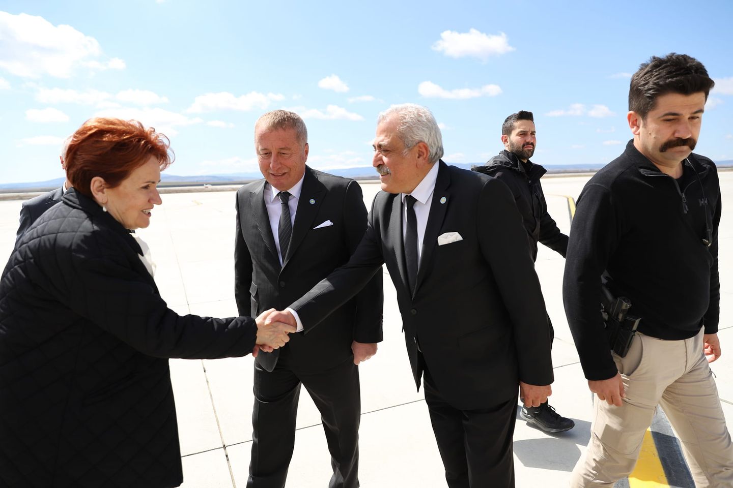 İyi Parti Milletvekili Hakan Şeref Olgun, Kütahya'da yerel seçimlere ilişkin önemli açıklamalarda bulundu.