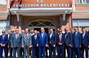 İYİ Parti Genel Başkan Yardımcısı ve Avukat Bursa'da Vatandaşlarla Buluştu