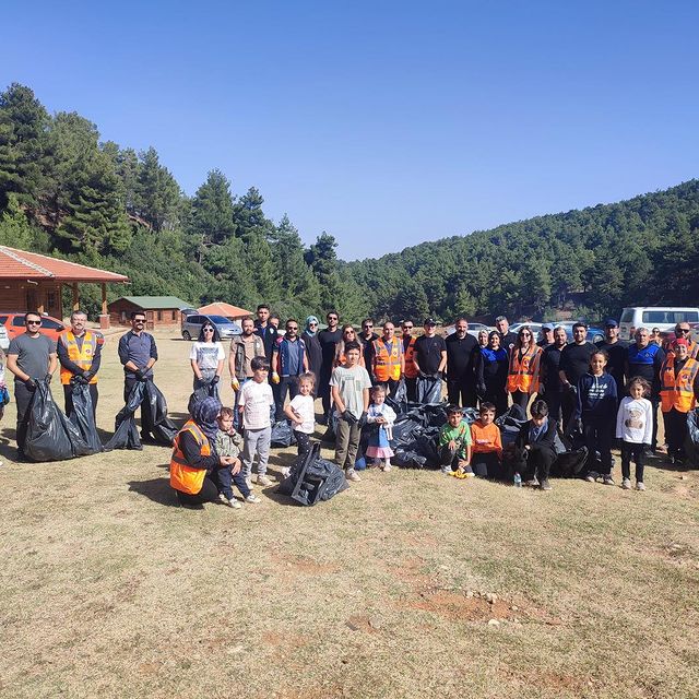 Dinar Belediyesi ve Yerel Kuruluşlar Çevre Temizliği Etkinliği Düzenledi